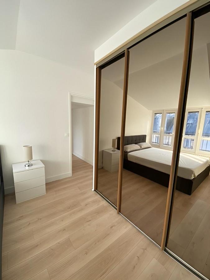 Upscale 80M2 2 Bedroom Apartment Near Champs Elysees ปารีส ภายนอก รูปภาพ