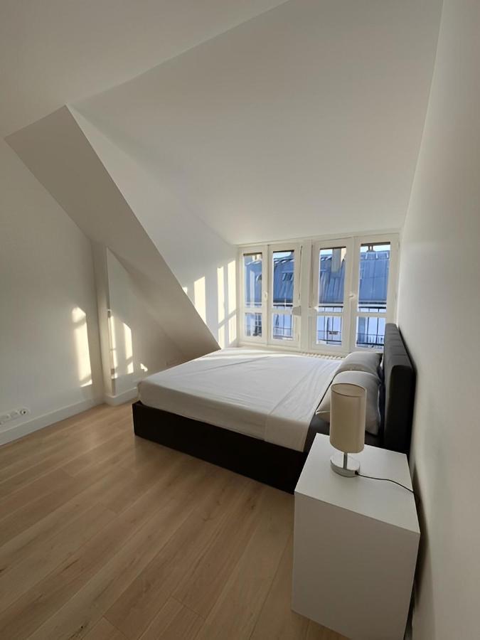 Upscale 80M2 2 Bedroom Apartment Near Champs Elysees ปารีส ภายนอก รูปภาพ