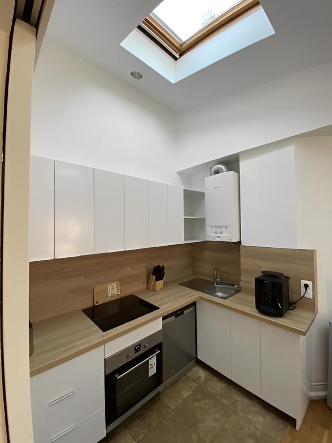Upscale 80M2 2 Bedroom Apartment Near Champs Elysees ปารีส ภายนอก รูปภาพ