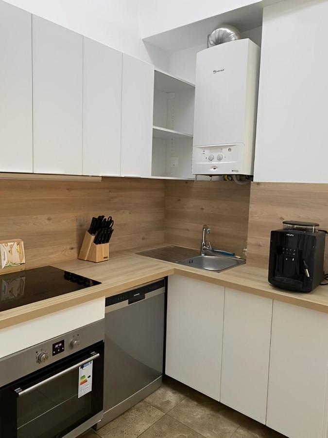 Upscale 80M2 2 Bedroom Apartment Near Champs Elysees ปารีส ภายนอก รูปภาพ