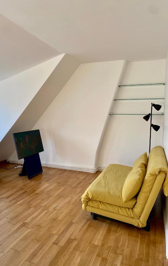 Upscale 80M2 2 Bedroom Apartment Near Champs Elysees ปารีส ภายนอก รูปภาพ