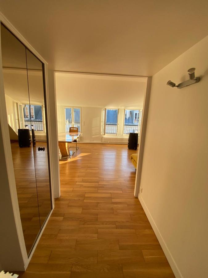 Upscale 80M2 2 Bedroom Apartment Near Champs Elysees ปารีส ภายนอก รูปภาพ